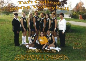 2004 Volleyball Team